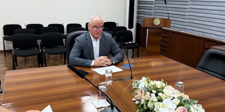 Markazning loyihalar tanlovida ishtirok etishga tayyorgarlik masalalari muhokama qilindi.